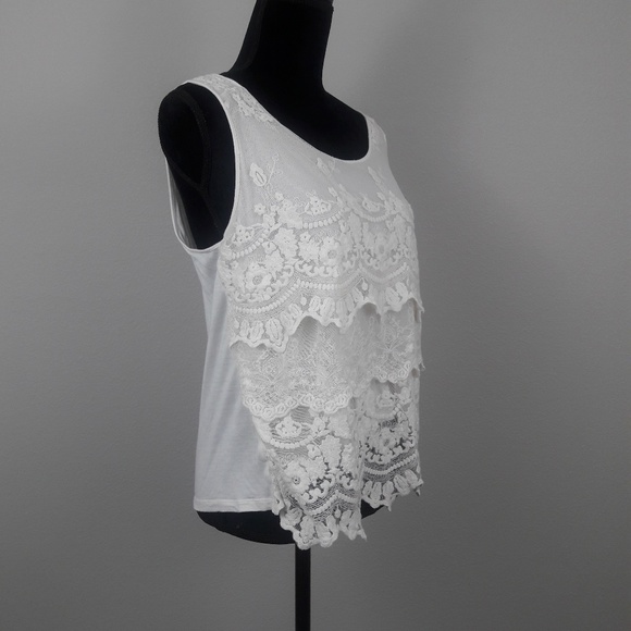 Forever 21 lace sleeveless top - Picture 2 of 3
